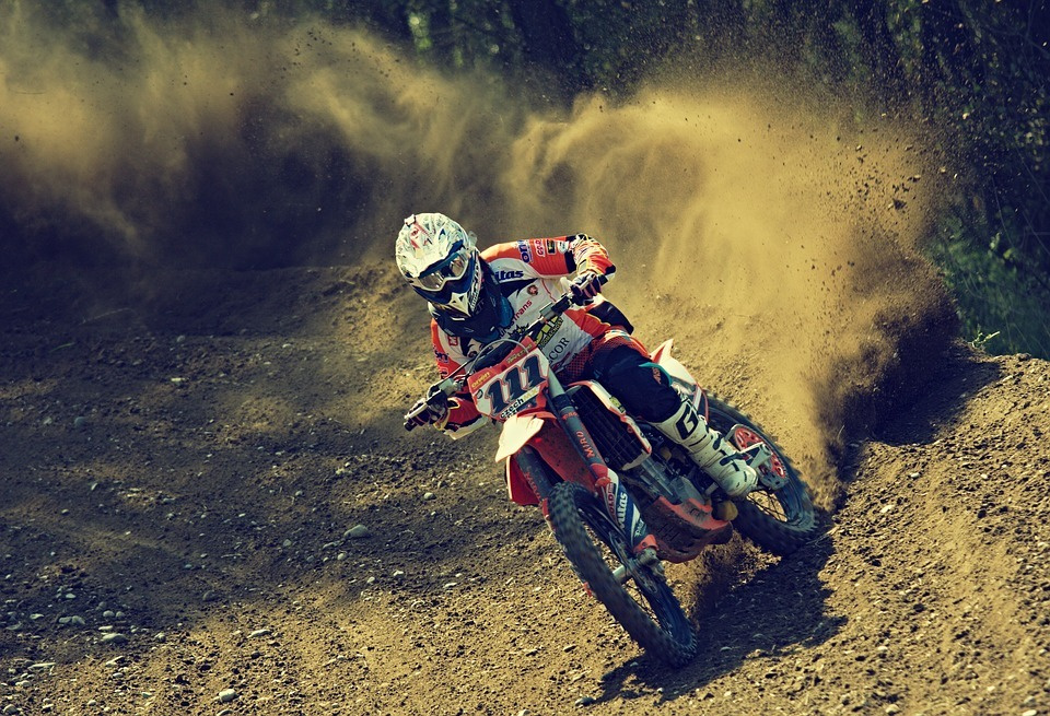 dirt-bike-1868996_960_720.jpg